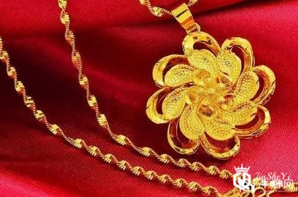 佩戴老庙黄金首饰后为何有暗亮之分