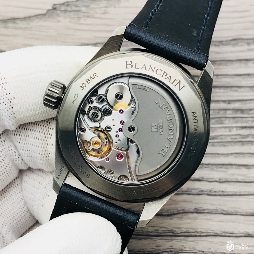 宝珀陶瓷手表回收