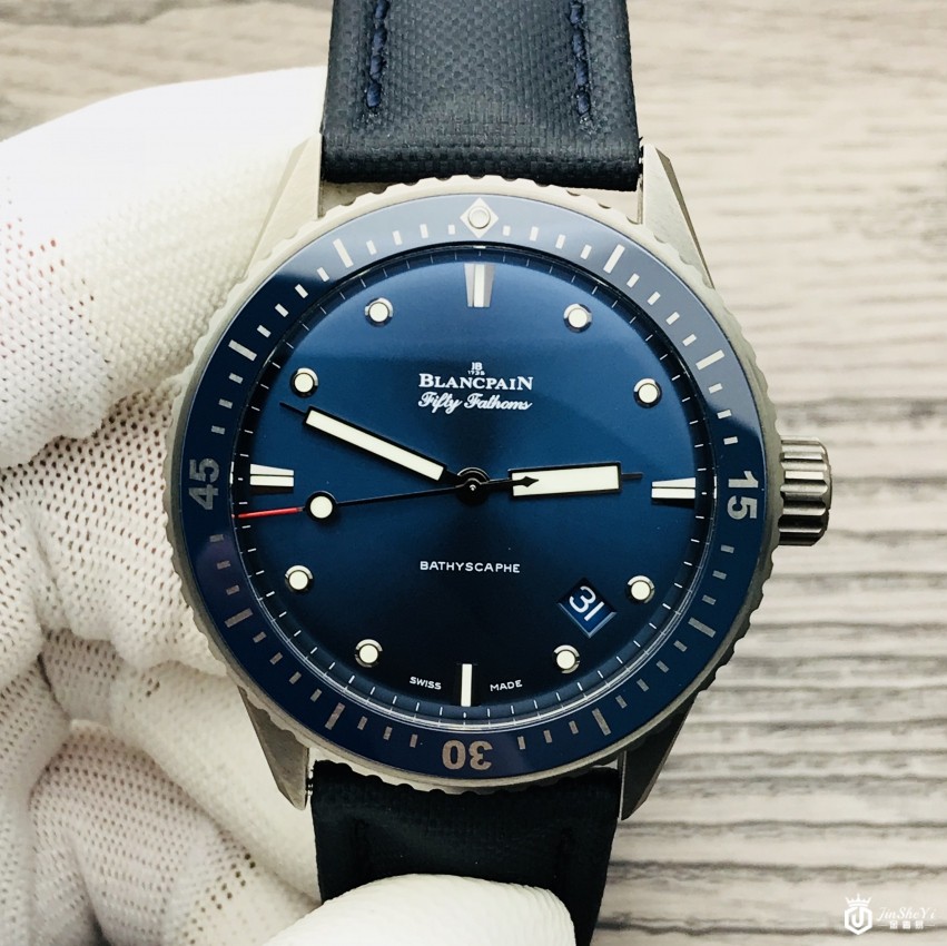 宝珀陶瓷手表回收