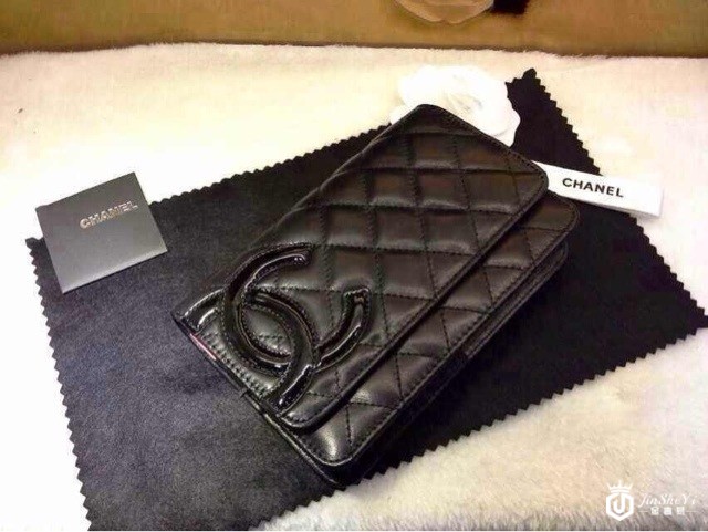 香奈儿经典V字斜纹的包包回收