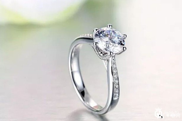 钻石质量影响回收价钱