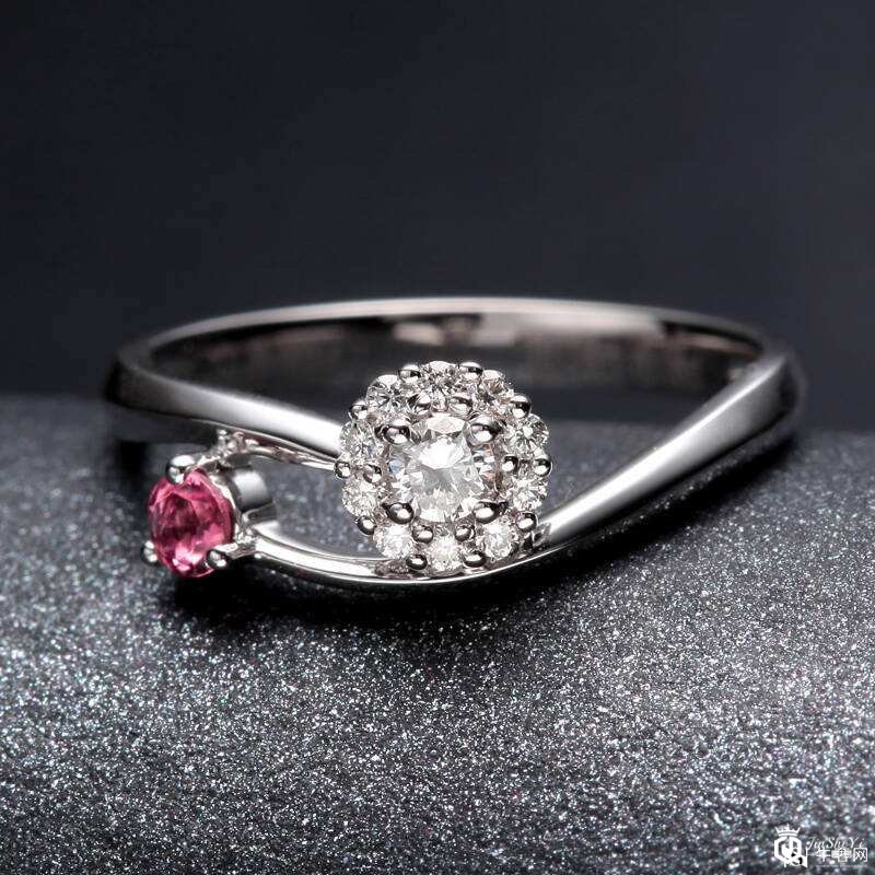 计算二手钻石回收价格是怎样的呢？