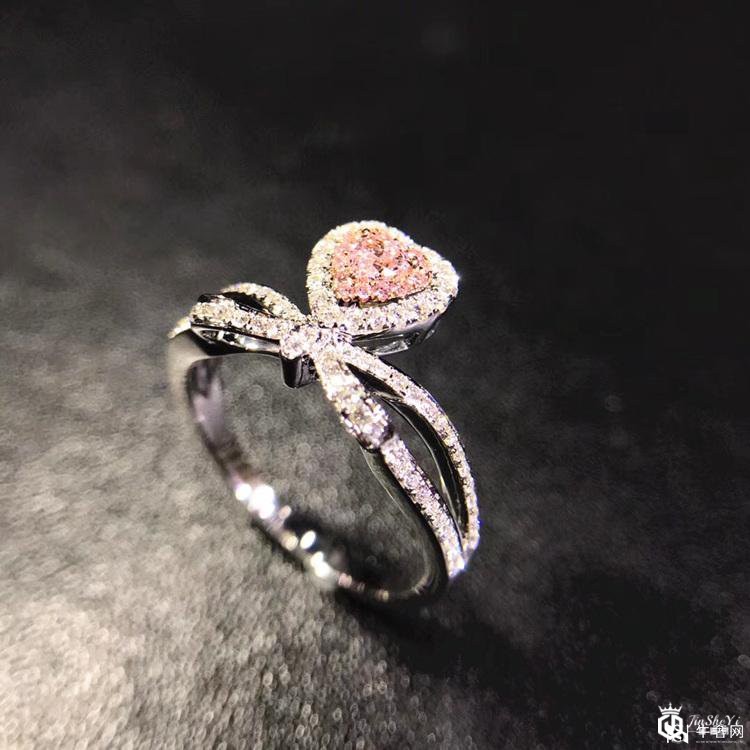 回收粉红色钻石戒指