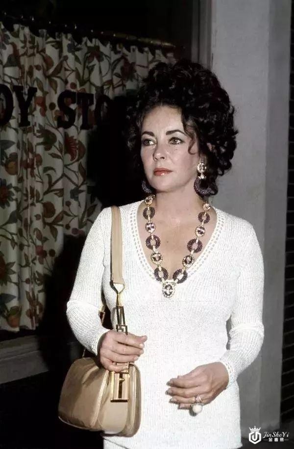 卡地亚的珠宝为什么比Tiffany卖得贵？