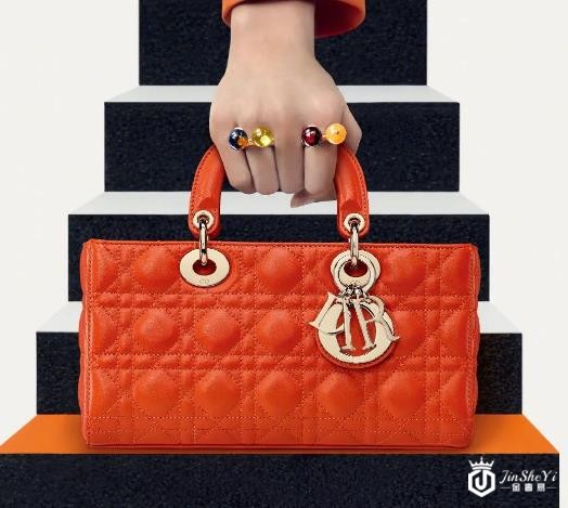 迪奥限量包的回收价钱