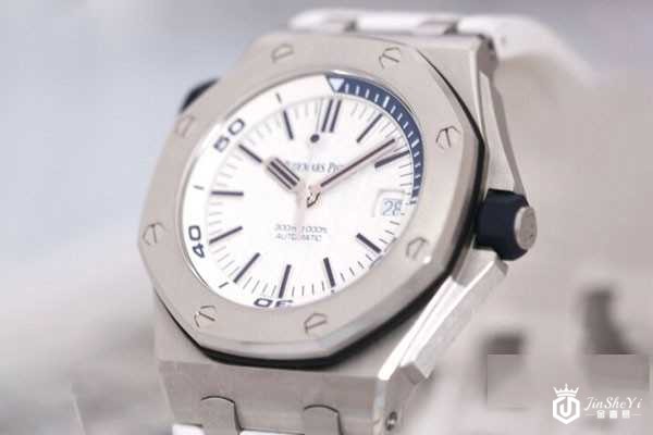 爱彼皇家橡树离岸型系列15710ST手表侧面图