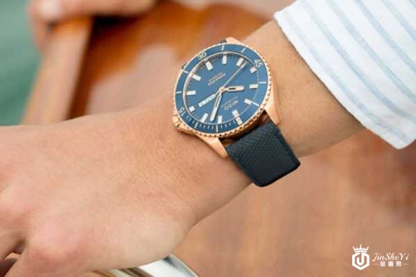 美度领航者系列M026.430.36.041.00男士机械表佩戴展示图