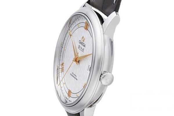 欧米茄碟飞典雅系列机械男表精钢表壳