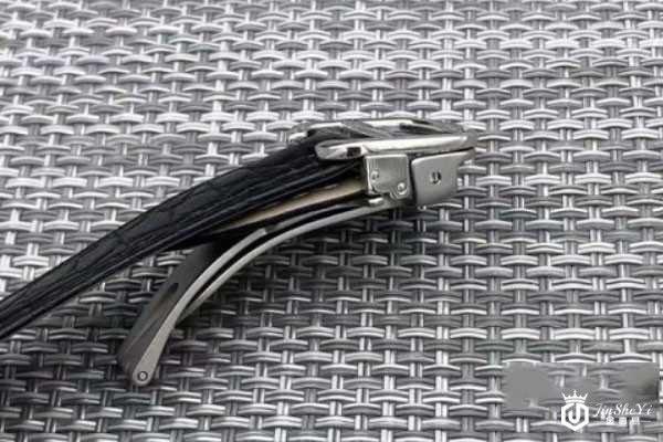 卡地亚伦敦SOLO系列自动机械男腕表折叠扣