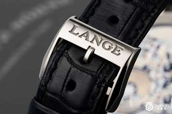 如何提升二手朗格手表回收报价