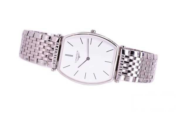 一万块钱买的浪琴手表回收多少钱