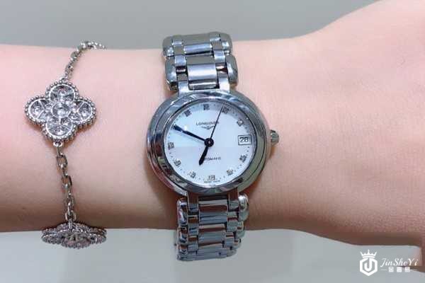 浪琴心月回收行情比得过名匠吗