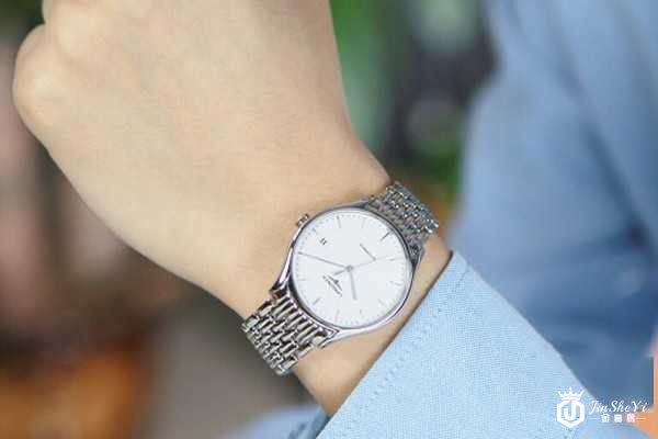 放置几年的二手浪琴手表值得回收吗