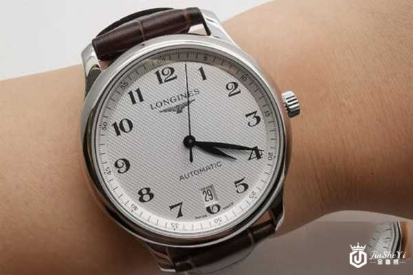 回收浪琴名匠二手表价格怎么算的