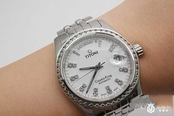 家里的老手表回收价格还能达到半价吗