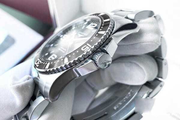 去哪能免费评估浪琴机械表回收多少钱