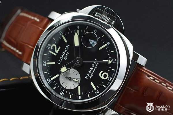 是何造就了沛纳海LUMINOR系列300米防水名表回收价钱喜人？