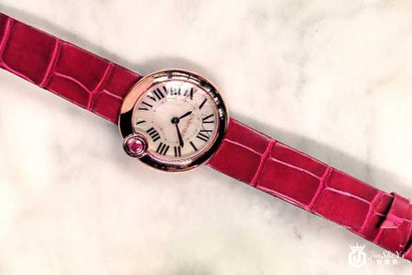 卡地亚Blanc系列镶钻红宝石腕表 卡地亚Blanc系列镶钻红宝石腕表