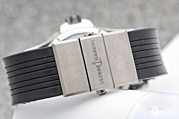 二手雅典表航海系列自动机械手表表带细节