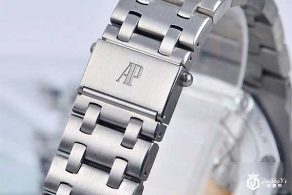 去二手手表店变现全新名表几折回收亏损小