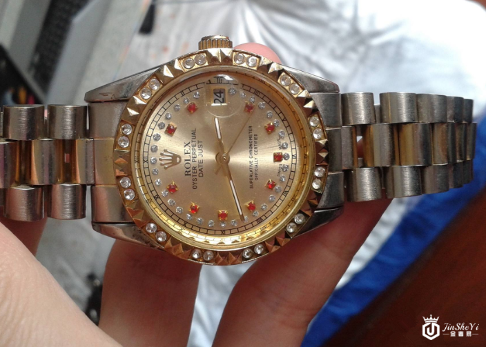 名牌手表日常生活中是如何保养的?