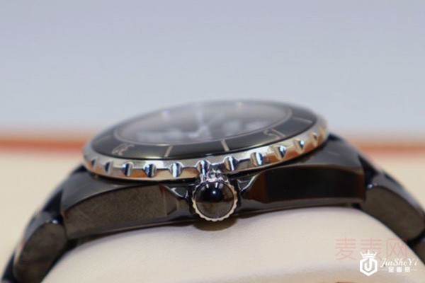 二手香奈儿J12系列黑陶瓷石英女士腕表侧面展示图 二手香奈儿J12系列黑陶瓷石英女士腕表侧面展示图