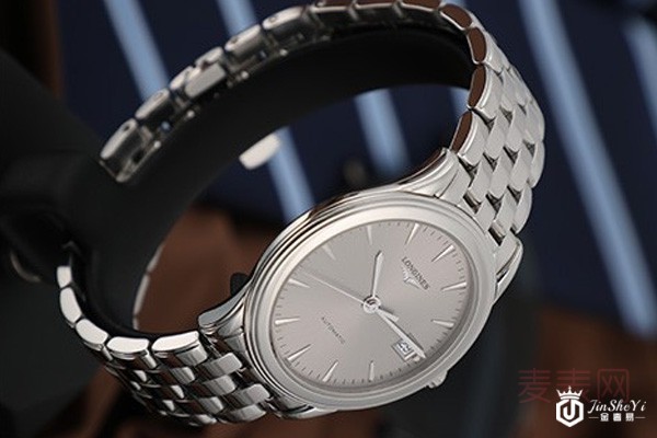 上图为浪琴军旗36mm灰盘钢带手表表盘