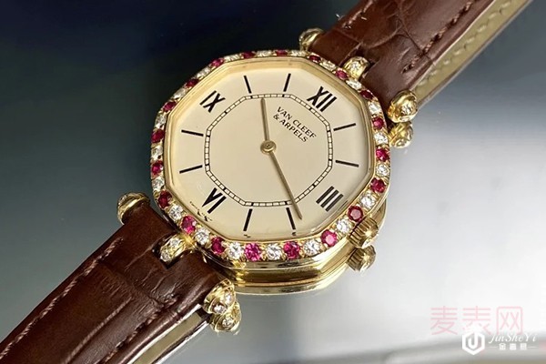 梵克雅宝手表在回收公司交易靠谱吗？