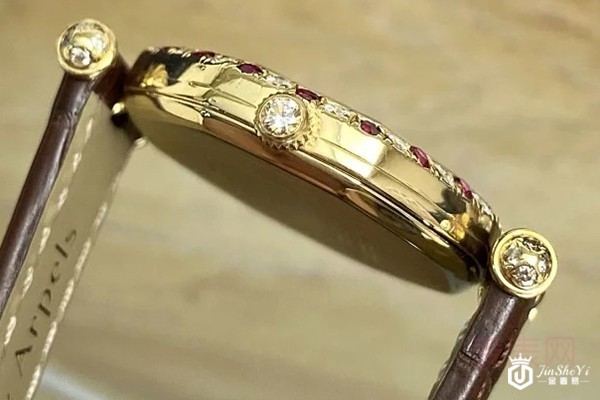 梵克雅宝手表在回收公司交易靠谱吗？