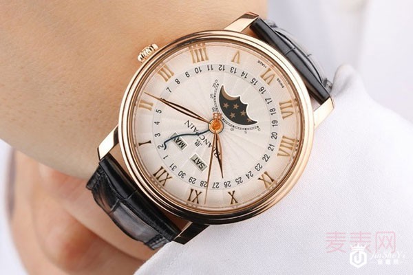  哪里回收宝珀手表提供极速上门服务