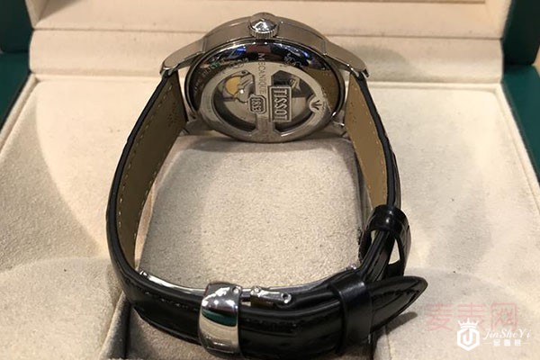 老款天梭力洛克旧手表能卖多少钱？