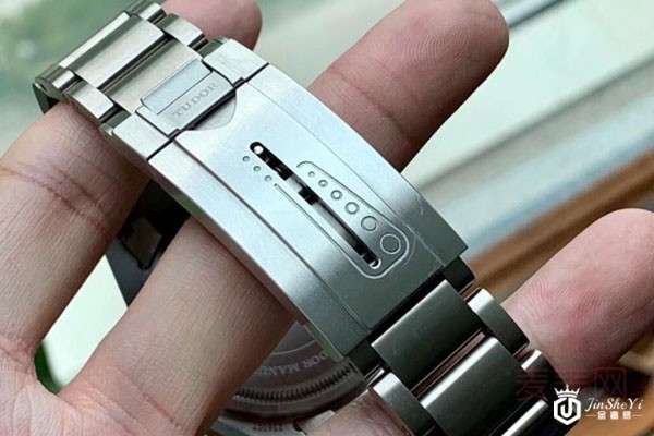 市场上卖手表地方回收二手手表吗