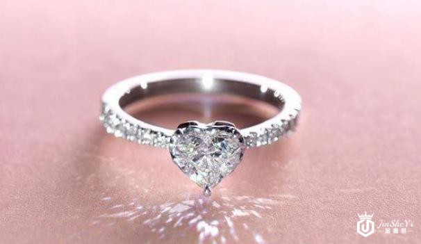 二手钻石回收要证书吗