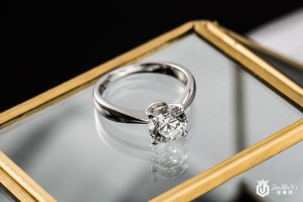 回收周生生钻戒