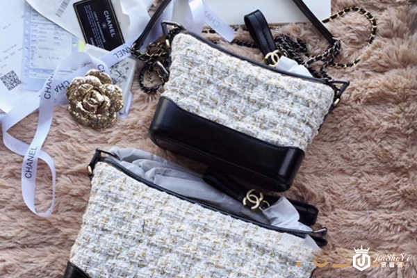 香奈儿流浪包怎么样？哪里回收香奈儿包包？金奢易网