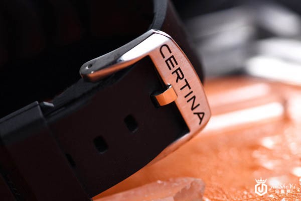 雪铁纳DSSuperPH500M特别版潜水腕表表扣展示图