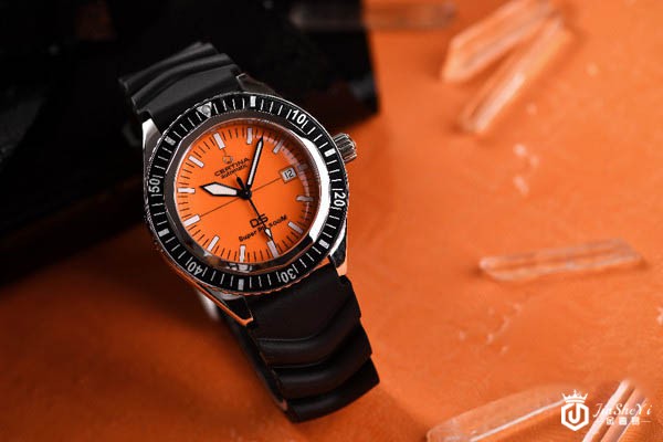 雪铁纳DSSuperPH500M特别版潜水腕表正面展示图