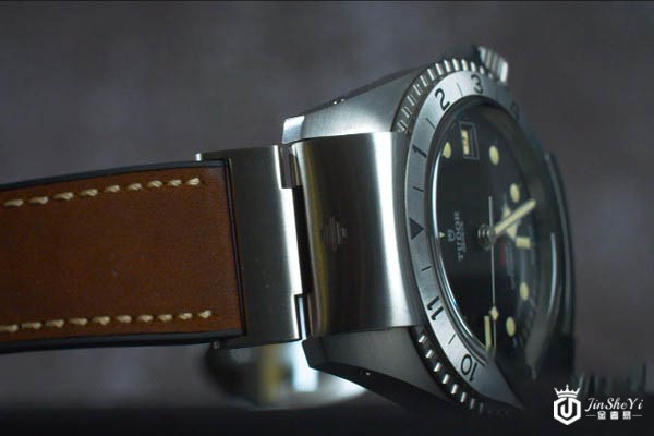 帝舵碧湾系列M70150-0001腕表表壳展示图 帝舵碧湾系列M70150-0001腕表表壳展示图