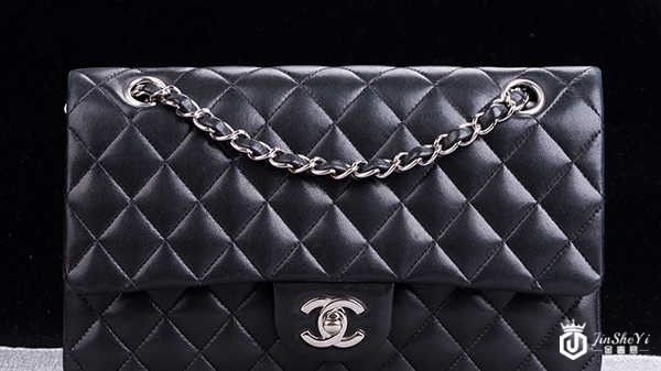 香奈儿黑银中号CF