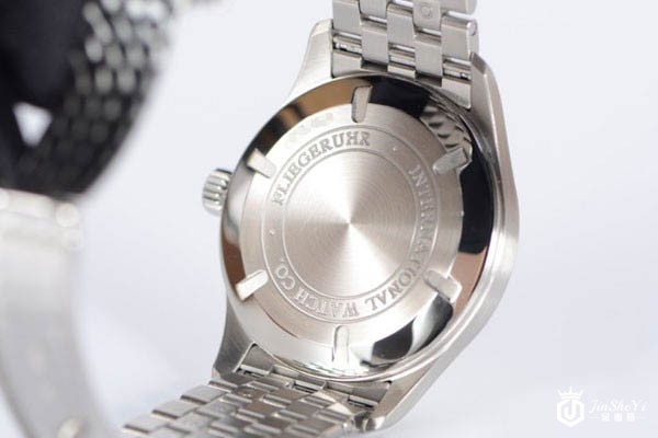 万国IW325505飞行员系列腕表表盘背部展示