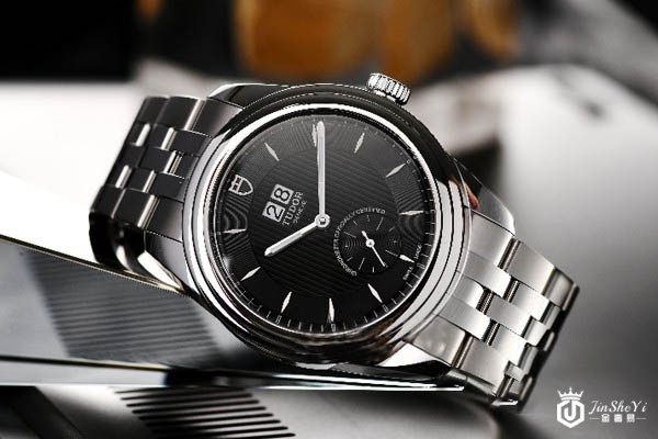 帝舵骏珏系列双位日历腕表正面展示图