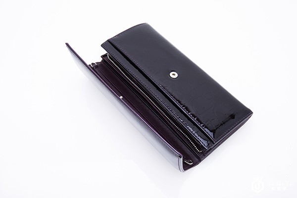 哪个地方有高价回收二手迪奥包包的？全新的迪奥包包回收价格会高一些吗？