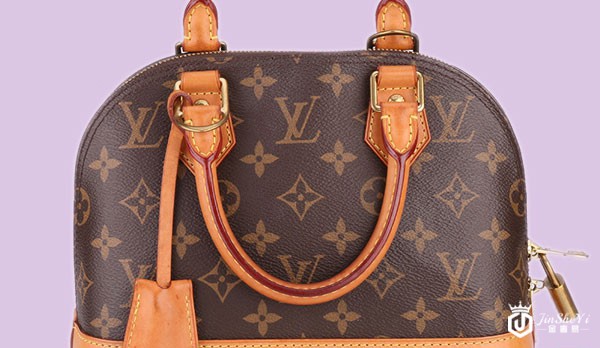 LV老花Alma BB贝壳包正面