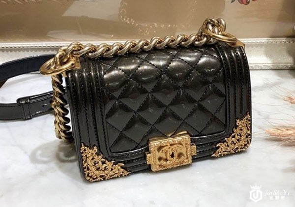 香奈儿凡尔赛系列Leboy mini单肩包展示 香奈儿凡尔赛系列Leboy mini单肩包展示