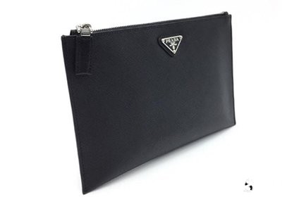 普拉达经典十字纹男士手包回收多少钱