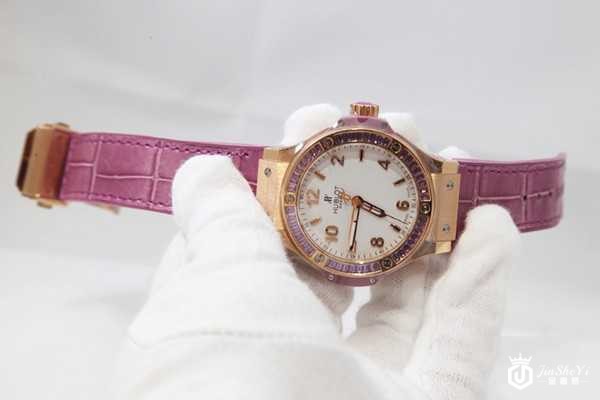 清新粉色宇舶大爆炸系列石英手表回收有5折因有全套附件