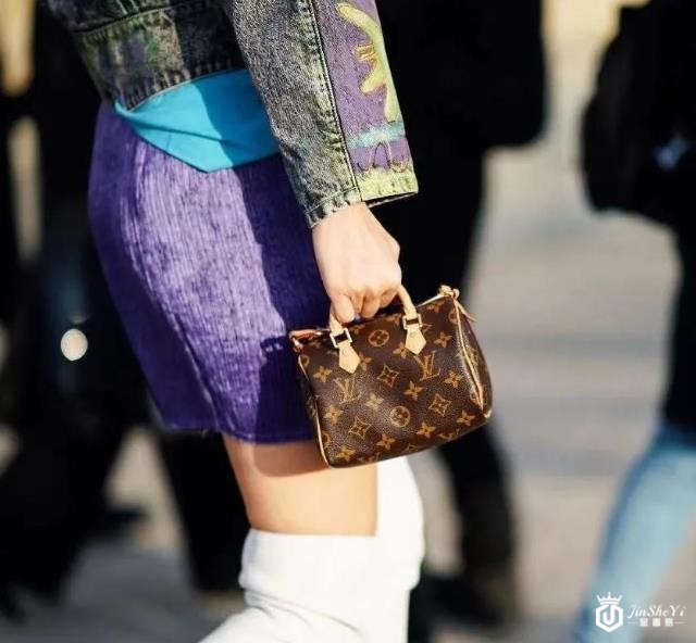 10年的lv包包回收价钱