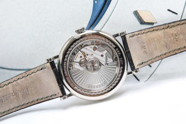 95新宝玑5177BB/12/9V6经典系列手表背面图