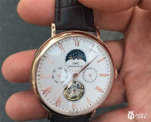 亲测万国手表回收多少钱 居然有这么大差价