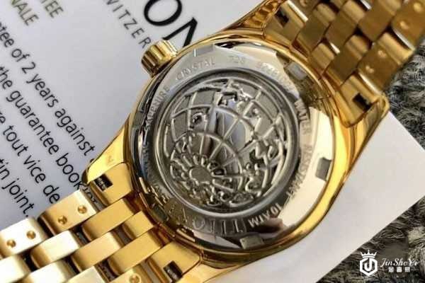 95新的梅花手表回收多少钱 